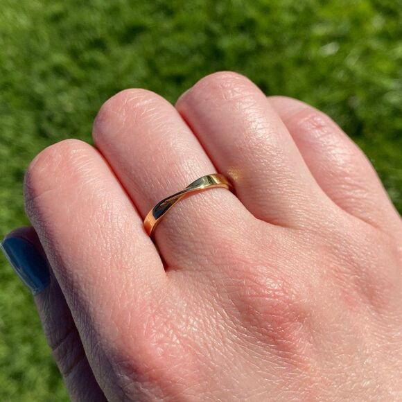 Gold Mobius Infinity Band Twist Ring - Picture 8 of 8